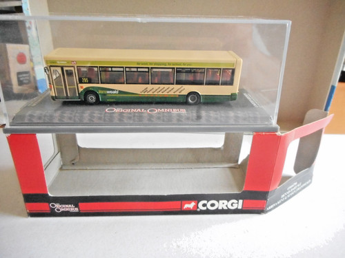 Corgi om44704 dennis dart - corgi, slf